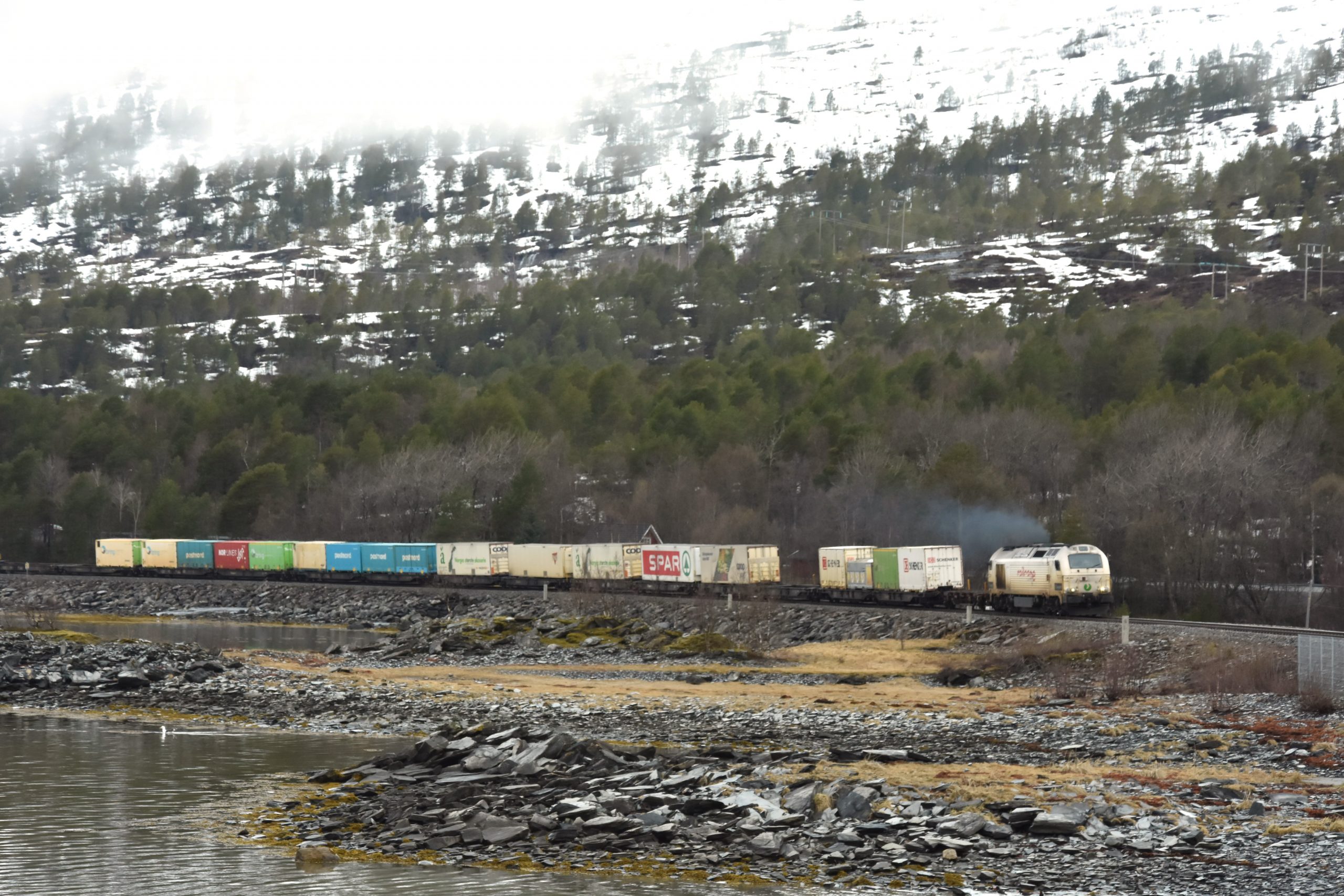 Godstog 5784 ved Nordvika mellom Bodø og Fauske